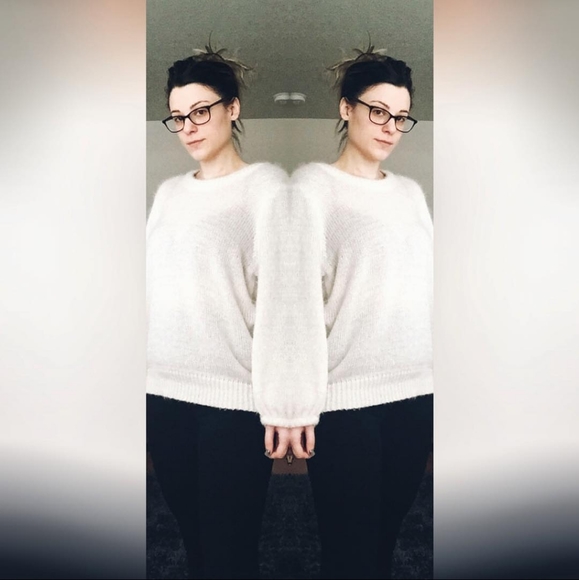 Meet your Posher, Gabrielle - Picture 3 of 3